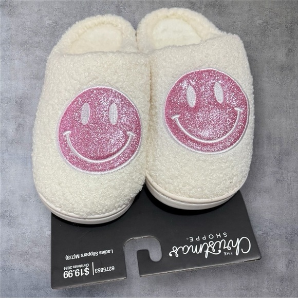 Cream Slippers with Pink Smiley Face - NWT - Picture 1 of 3